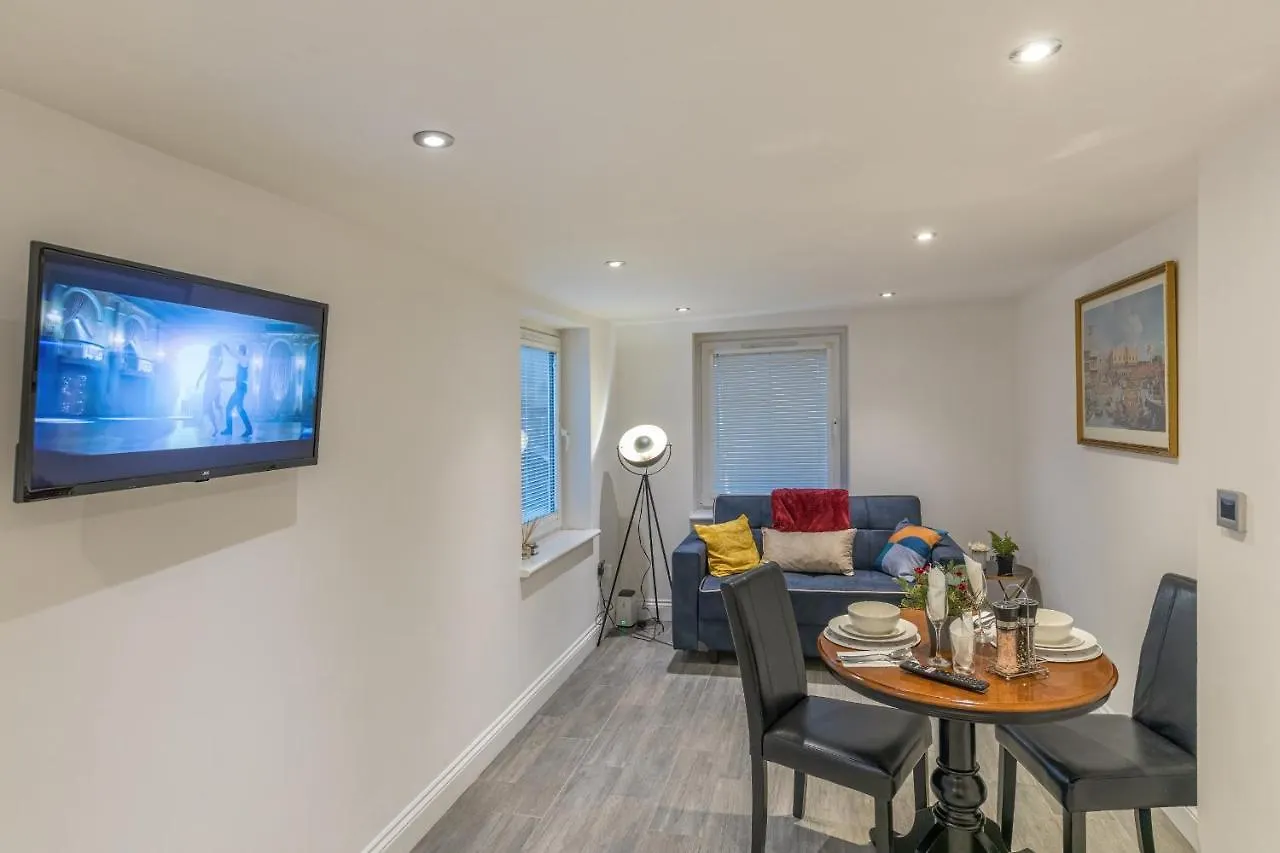 Luxury Hollywood Getaway In The Heart Of The City Brighton